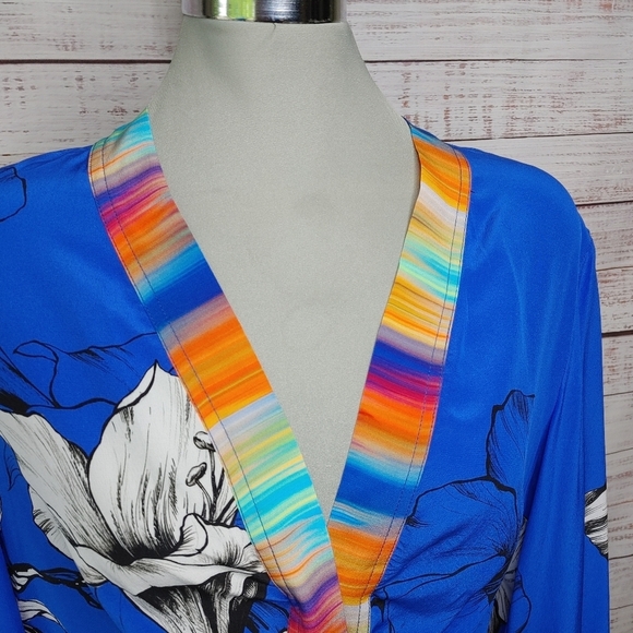 ROBERT Graham silk wrap top size M - Picture 3 of 16